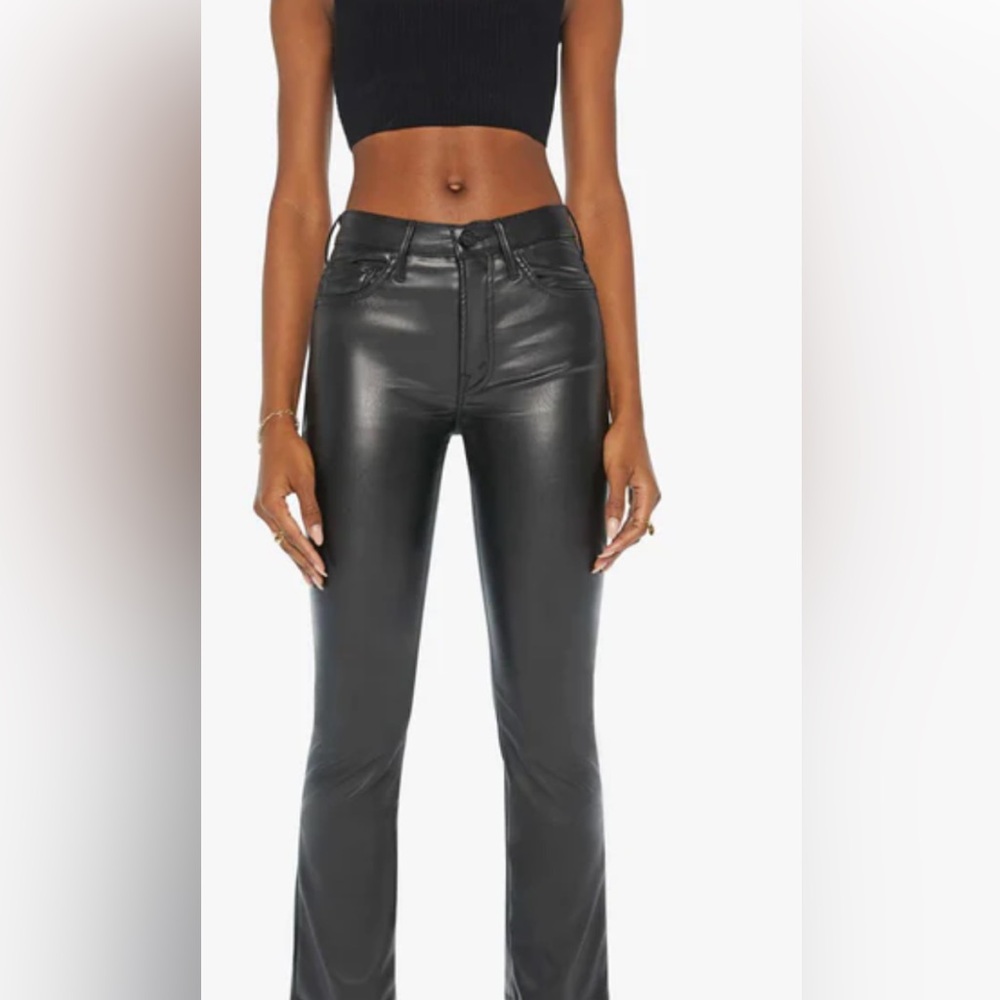 Mother… Faux leather Weekender Heel
Black size 24